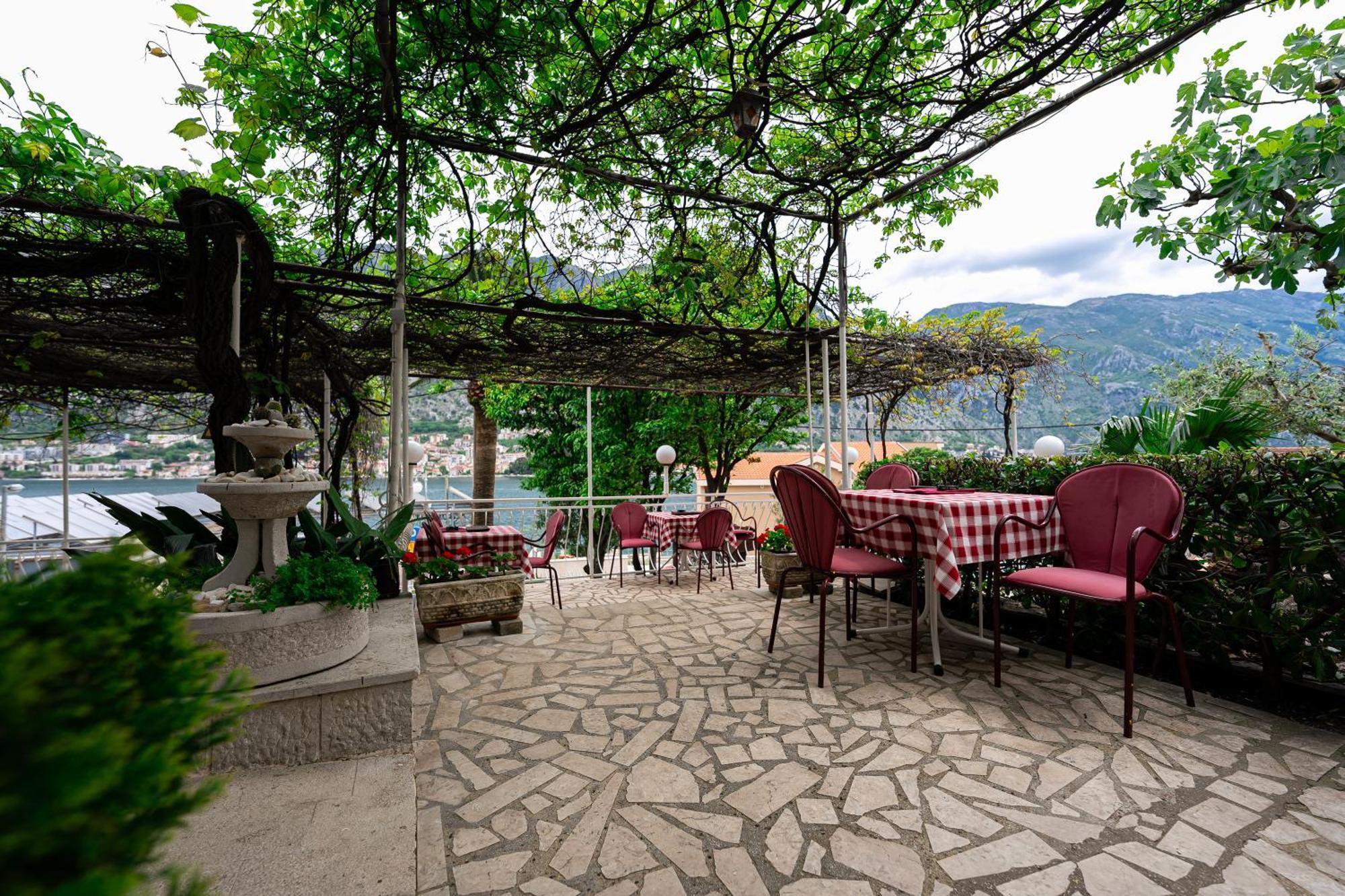 Hotel Bokeljski Dvori Kotor Eksteriør bilde